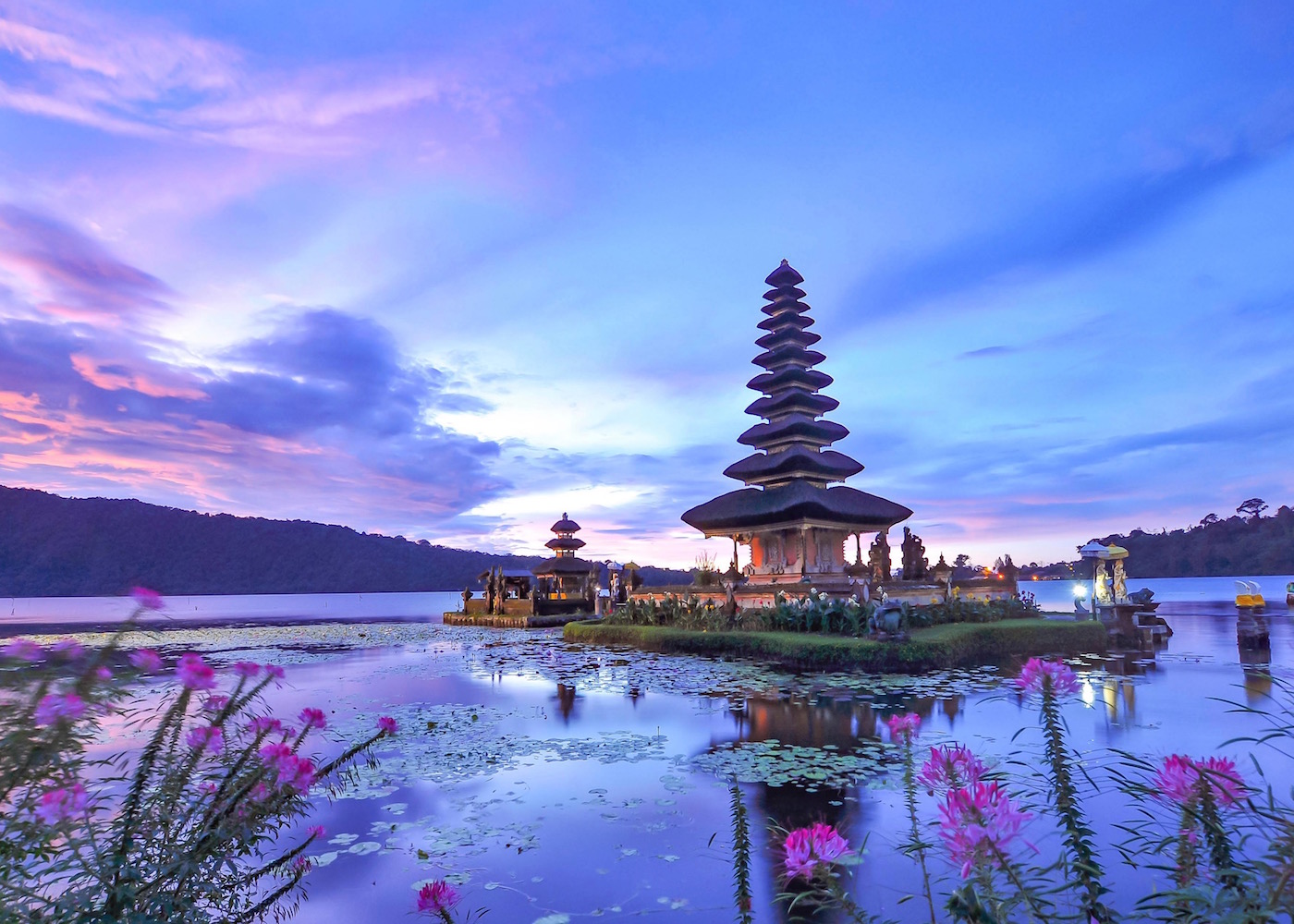 Holiday Package Tour and Travels-Ulun-Danu-Beratan-in-Bedugul-Bali-Indonesia 